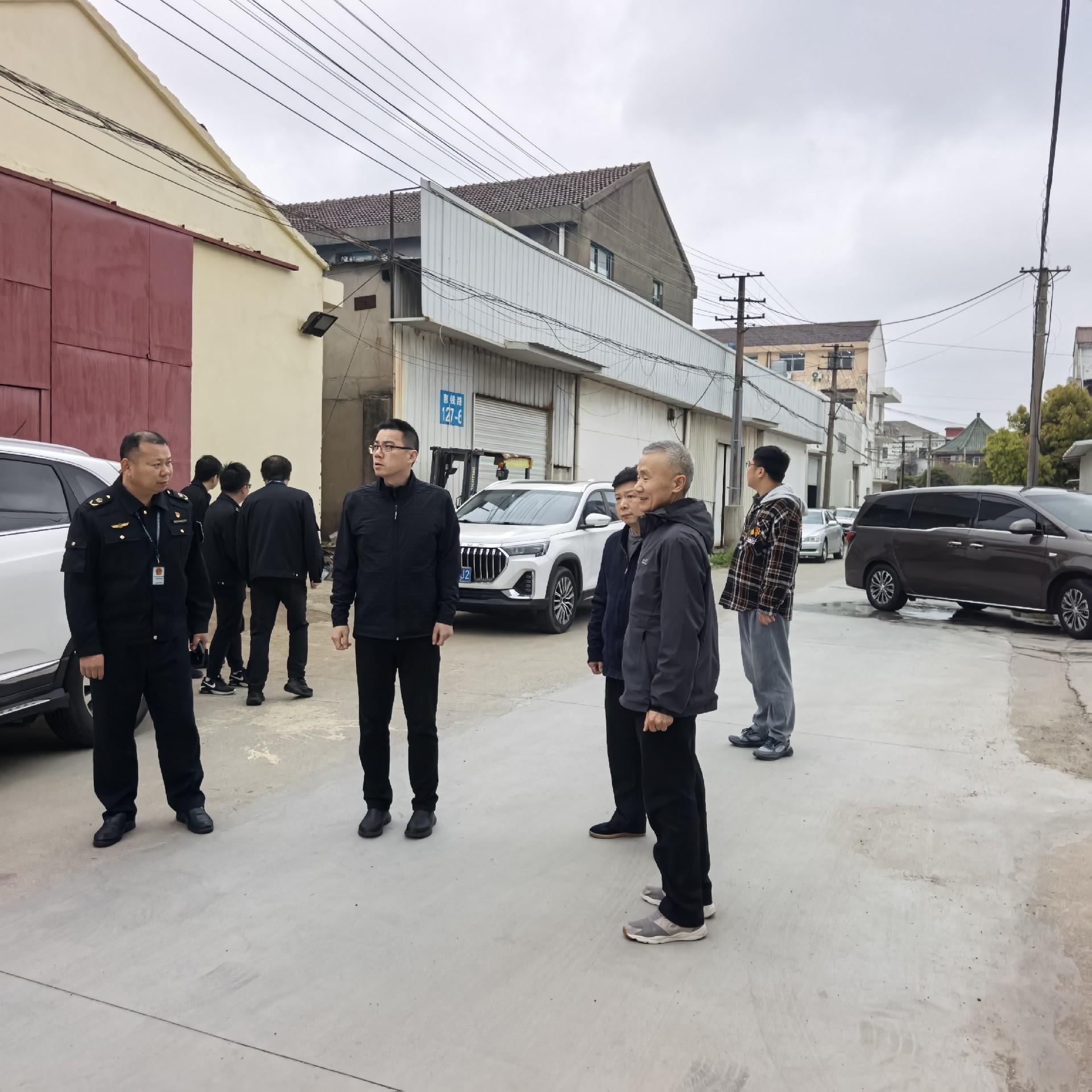 区委常委辛东来公司检查2.jpg