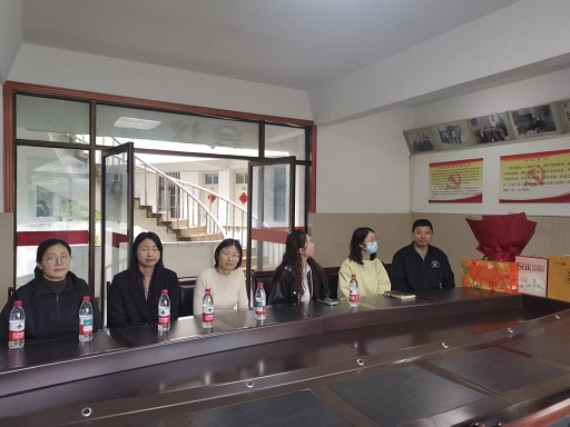 听汇报1.jpg